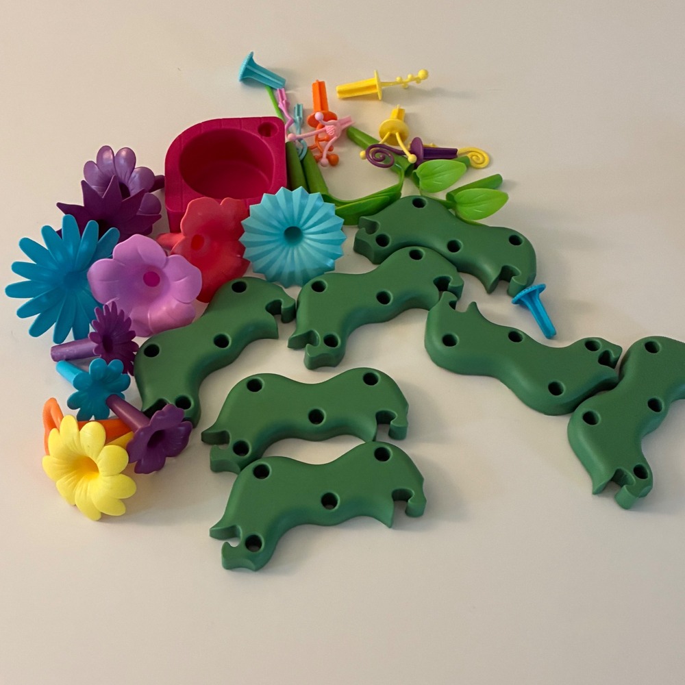 Kids Build a Garden Floral Stacking Toy Set Colorful Flower Building Blocks 30pc